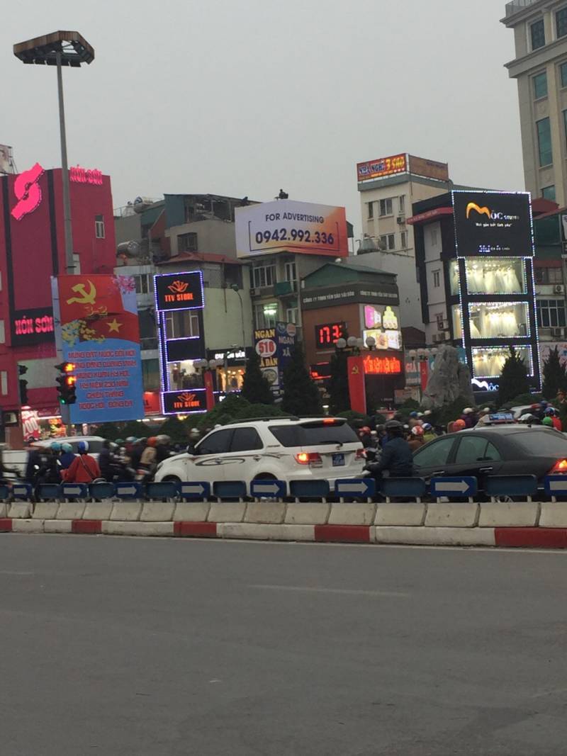 Loại quảng cáo: Quảng cáo trên mặt tiền và hông nhà